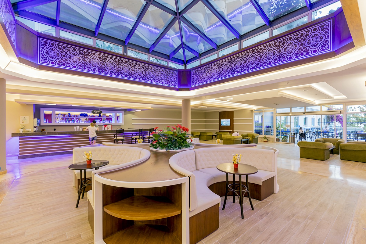 Bar w lobby